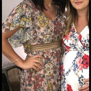 Taylor, size 6 gold floral chiffon dress.